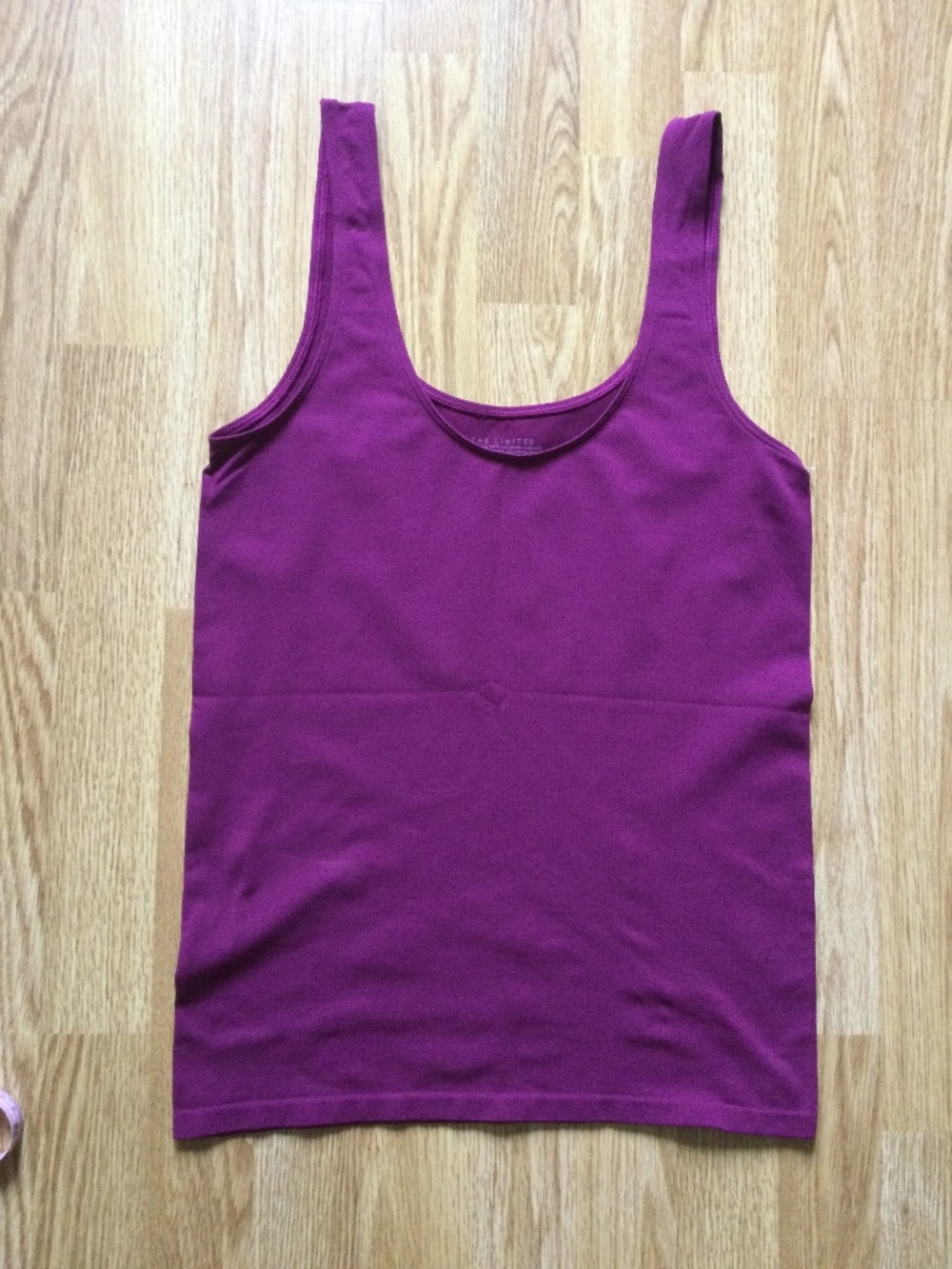 The Limited Microfiber Seamless Stretchy Scoop Neck Tank Top XL Magenta New